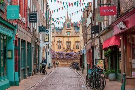 Central, Stunning 2 Bed Apartment With Parking! Cambridge  Buitenkant foto