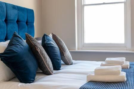 Central, Stunning 2 Bed Apartment With Parking! Cambridge  Buitenkant foto