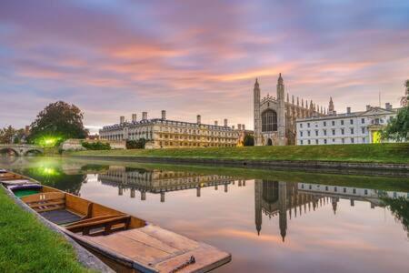 Central, Stunning 2 Bed Apartment With Parking! Cambridge  Buitenkant foto