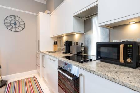 Central, Stunning 2 Bed Apartment With Parking! Cambridge  Buitenkant foto